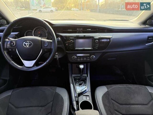 Белый Тойота Королла, объемом двигателя 1.6 л и пробегом 159 тыс. км за 12800 $, фото 14 на Automoto.ua