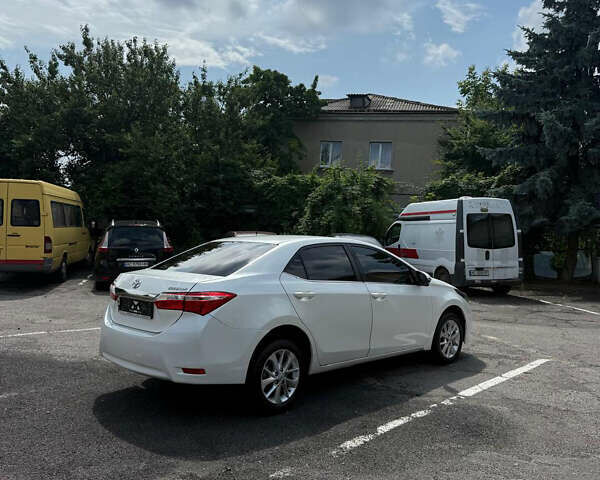 Белый Тойота Королла, объемом двигателя 1.6 л и пробегом 190 тыс. км за 12500 $, фото 3 на Automoto.ua