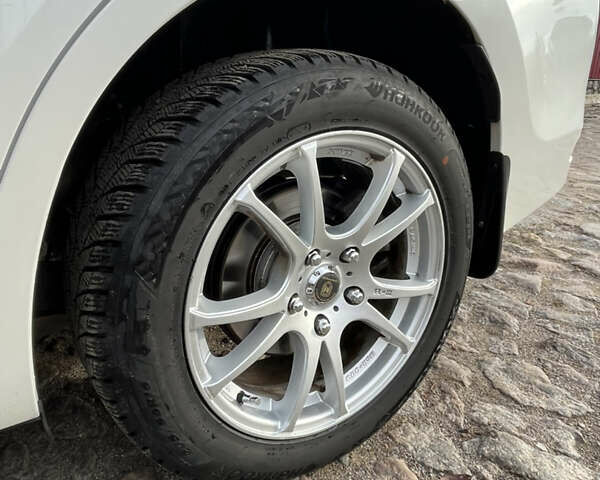 Белый Тойота Королла, объемом двигателя 1.6 л и пробегом 142 тыс. км за 12000 $, фото 12 на Automoto.ua