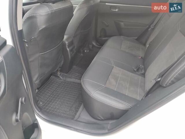 Белый Тойота Королла, объемом двигателя 1.3 л и пробегом 150 тыс. км за 10500 $, фото 22 на Automoto.ua