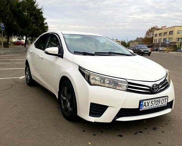 Белый Тойота Королла, объемом двигателя 1.6 л и пробегом 200 тыс. км за 8800 $, фото 1 на Automoto.ua