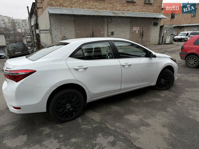 Белый Тойота Королла, объемом двигателя 1.6 л и пробегом 162 тыс. км за 11200 $, фото 5 на Automoto.ua