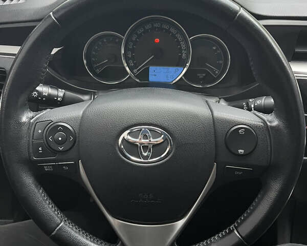 Белый Тойота Королла, объемом двигателя 1.6 л и пробегом 142 тыс. км за 12000 $, фото 15 на Automoto.ua