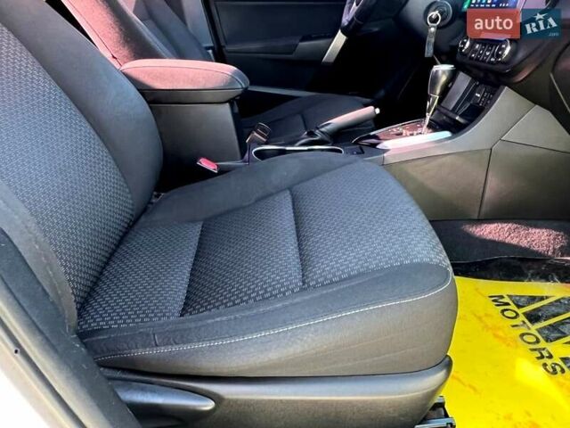 Белый Тойота Королла, объемом двигателя 1.6 л и пробегом 197 тыс. км за 11999 $, фото 56 на Automoto.ua