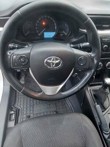 Белый Тойота Королла, объемом двигателя 1.6 л и пробегом 160 тыс. км за 9300 $, фото 14 на Automoto.ua