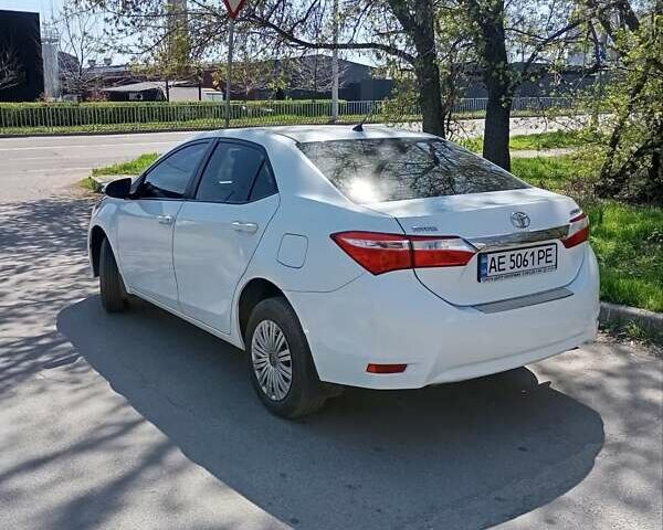 Белый Тойота Королла, объемом двигателя 1.3 л и пробегом 140 тыс. км за 9800 $, фото 4 на Automoto.ua