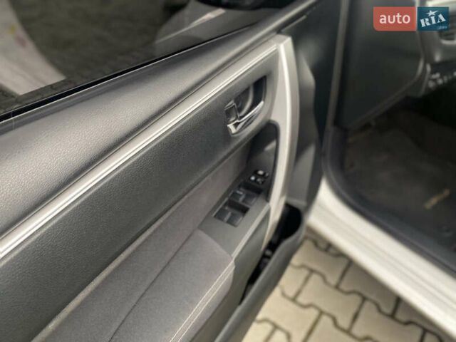 Белый Тойота Королла, объемом двигателя 1.6 л и пробегом 193 тыс. км за 12500 $, фото 10 на Automoto.ua