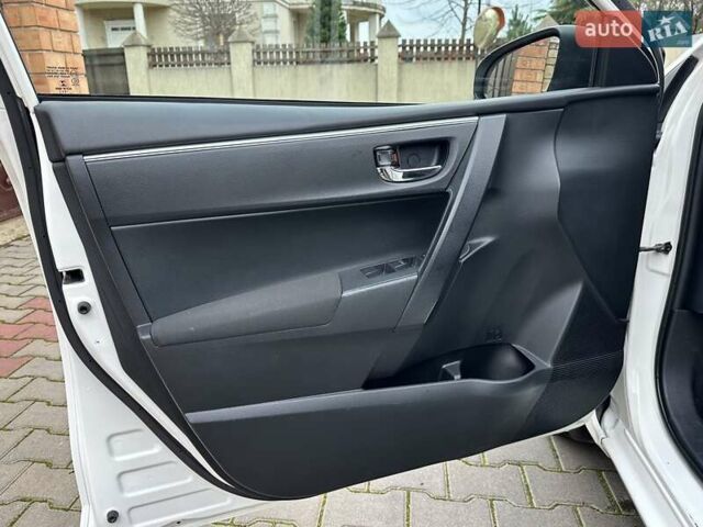 Белый Тойота Королла, объемом двигателя 1.6 л и пробегом 137 тыс. км за 10999 $, фото 48 на Automoto.ua