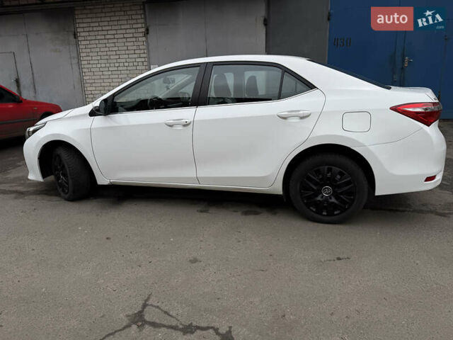 Белый Тойота Королла, объемом двигателя 1.6 л и пробегом 162 тыс. км за 11200 $, фото 3 на Automoto.ua