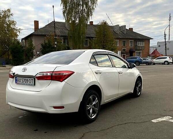 Белый Тойота Королла, объемом двигателя 1.6 л и пробегом 200 тыс. км за 8800 $, фото 3 на Automoto.ua