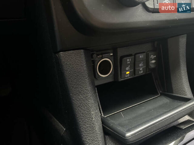 Белый Тойота Королла, объемом двигателя 1.6 л и пробегом 193 тыс. км за 12500 $, фото 22 на Automoto.ua