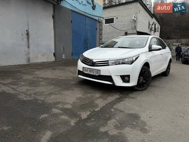 Белый Тойота Королла, объемом двигателя 1.6 л и пробегом 162 тыс. км за 11200 $, фото 2 на Automoto.ua