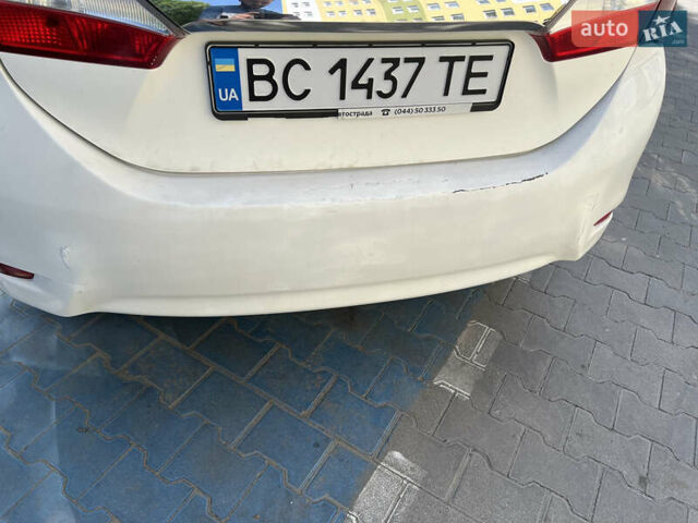 Белый Тойота Королла, объемом двигателя 1.33 л и пробегом 233 тыс. км за 6000 $, фото 1 на Automoto.ua