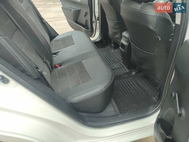 Белый Тойота Королла, объемом двигателя 1.3 л и пробегом 150 тыс. км за 10500 $, фото 30 на Automoto.ua