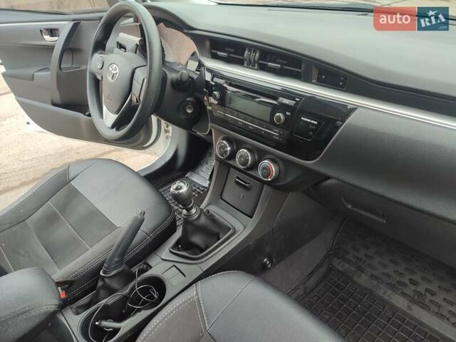 Белый Тойота Королла, объемом двигателя 1.3 л и пробегом 150 тыс. км за 10500 $, фото 35 на Automoto.ua