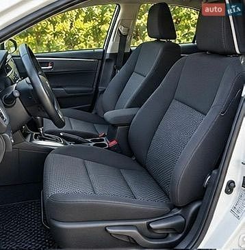 Белый Тойота Королла, объемом двигателя 1.6 л и пробегом 196 тыс. км за 12800 $, фото 2 на Automoto.ua