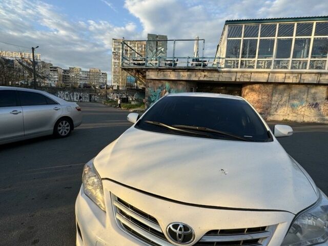 Белый Тойота Королла, объемом двигателя 1.3 л и пробегом 210 тыс. км за 7900 $, фото 5 на Automoto.ua