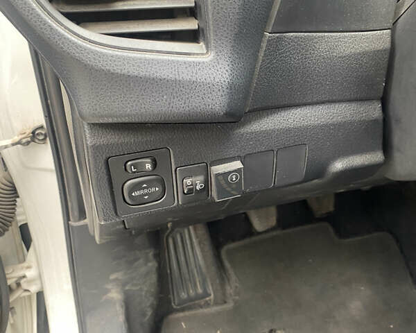 Білий Тойота Королла, об'ємом двигуна 1.33 л та пробігом 91 тис. км за 11500 $, фото 8 на Automoto.ua