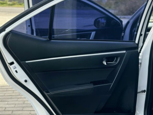 Білий Тойота Королла, об'ємом двигуна 1.6 л та пробігом 158 тис. км за 13800 $, фото 12 на Automoto.ua