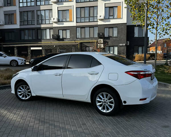 Белый Тойота Королла, объемом двигателя 1.6 л и пробегом 220 тыс. км за 10499 $, фото 2 на Automoto.ua