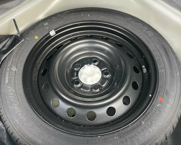 Білий Тойота Королла, об'ємом двигуна 1.6 л та пробігом 141 тис. км за 9800 $, фото 29 на Automoto.ua