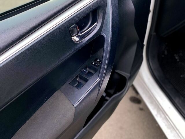 Белый Тойота Королла, объемом двигателя 1.6 л и пробегом 200 тыс. км за 8800 $, фото 10 на Automoto.ua