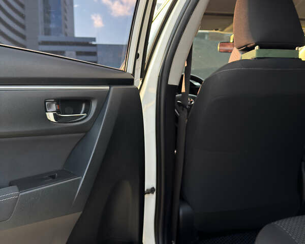 Белый Тойота Королла, объемом двигателя 1.6 л и пробегом 183 тыс. км за 9890 $, фото 24 на Automoto.ua