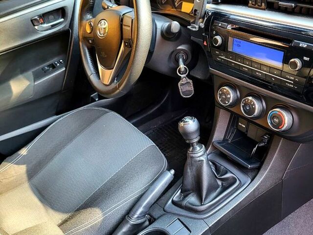 Білий Тойота Королла, об'ємом двигуна 1.3 л та пробігом 127 тис. км за 7500 $, фото 1 на Automoto.ua