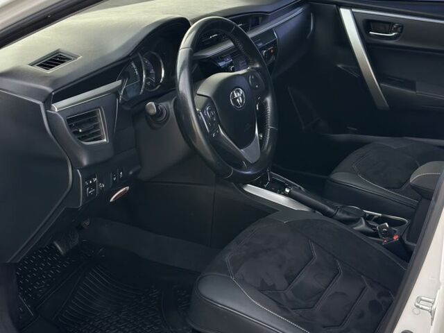 Білий Тойота Королла, об'ємом двигуна 1.6 л та пробігом 158 тис. км за 13800 $, фото 10 на Automoto.ua