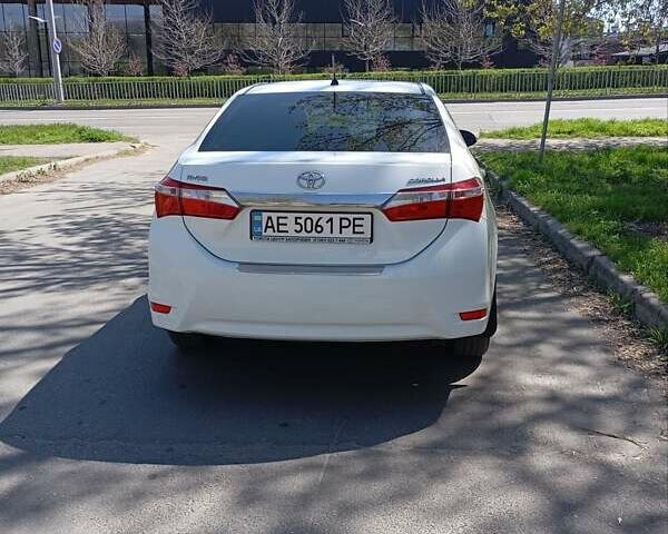 Белый Тойота Королла, объемом двигателя 1.3 л и пробегом 140 тыс. км за 9800 $, фото 3 на Automoto.ua
