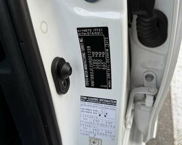 Белый Тойота Королла, объемом двигателя 1.6 л и пробегом 159 тыс. км за 12800 $, фото 8 на Automoto.ua