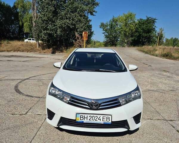 Белый Тойота Королла, объемом двигателя 1.6 л и пробегом 233 тыс. км за 9900 $, фото 2 на Automoto.ua