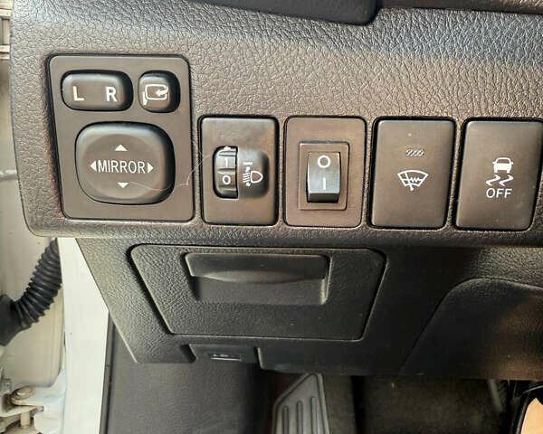 Белый Тойота Королла, объемом двигателя 1.6 л и пробегом 190 тыс. км за 12500 $, фото 16 на Automoto.ua