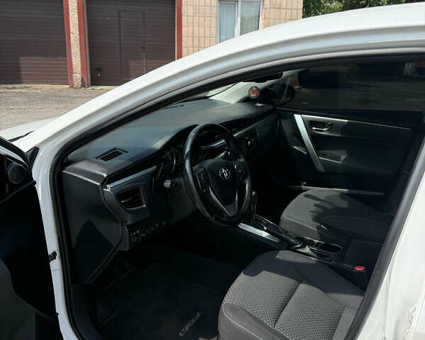 Белый Тойота Королла, объемом двигателя 1.6 л и пробегом 190 тыс. км за 12500 $, фото 11 на Automoto.ua