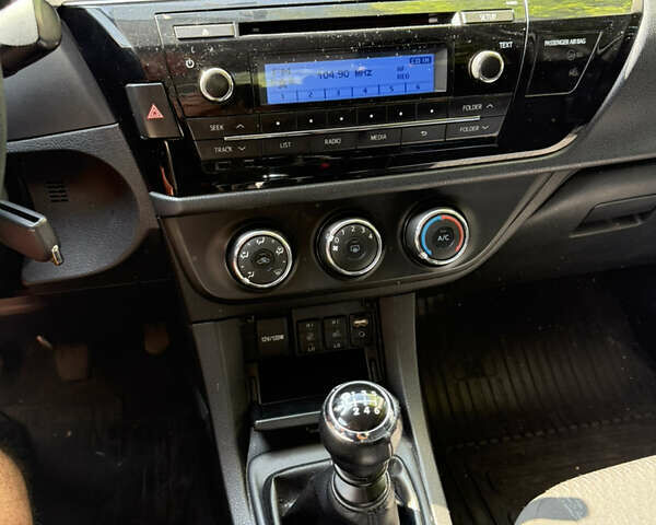 Білий Тойота Королла, об'ємом двигуна 1.33 л та пробігом 173 тис. км за 5700 $, фото 10 на Automoto.ua