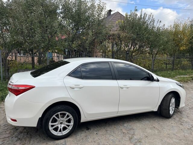 Белый Тойота Королла, объемом двигателя 1.6 л и пробегом 142 тыс. км за 12200 $, фото 7 на Automoto.ua