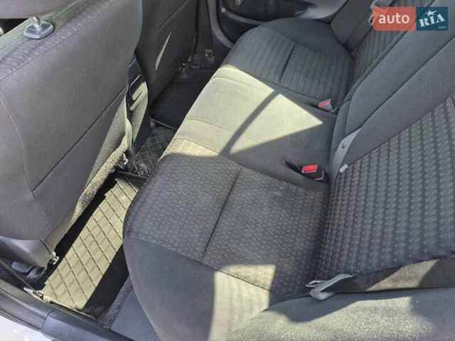 Белый Тойота Королла, объемом двигателя 0 л и пробегом 145 тыс. км за 7300 $, фото 10 на Automoto.ua