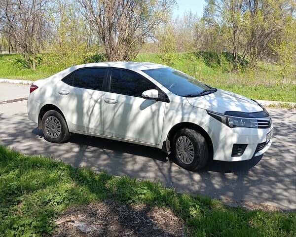 Белый Тойота Королла, объемом двигателя 1.3 л и пробегом 140 тыс. км за 9800 $, фото 1 на Automoto.ua