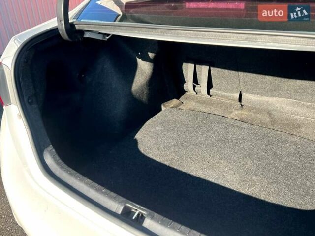 Белый Тойота Королла, объемом двигателя 1.6 л и пробегом 197 тыс. км за 11999 $, фото 48 на Automoto.ua