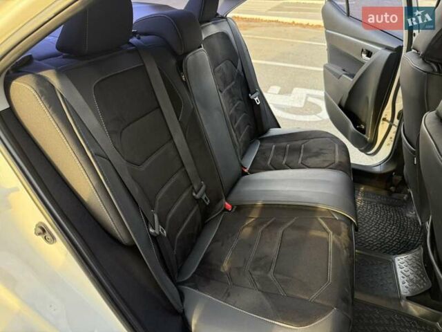 Белый Тойота Королла, объемом двигателя 1.6 л и пробегом 159 тыс. км за 12800 $, фото 22 на Automoto.ua