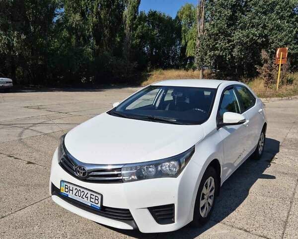 Белый Тойота Королла, объемом двигателя 1.6 л и пробегом 233 тыс. км за 9900 $, фото 4 на Automoto.ua