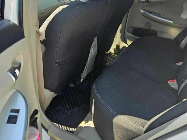 Белый Тойота Королла, объемом двигателя 1.4 л и пробегом 135 тыс. км за 8500 $, фото 3 на Automoto.ua