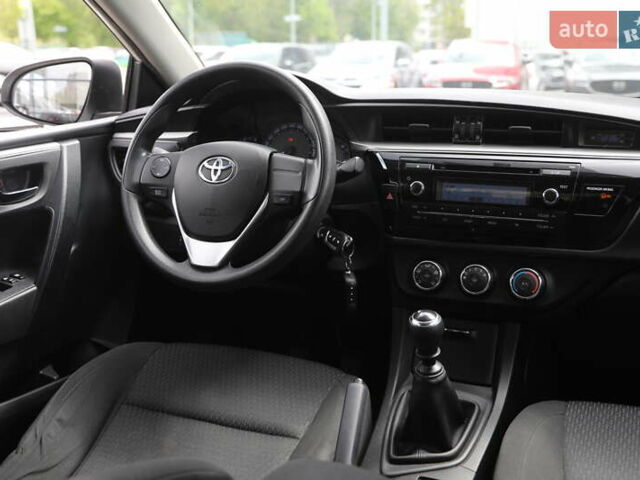 Білий Тойота Королла, об'ємом двигуна 1.33 л та пробігом 148 тис. км за 9900 $, фото 8 на Automoto.ua