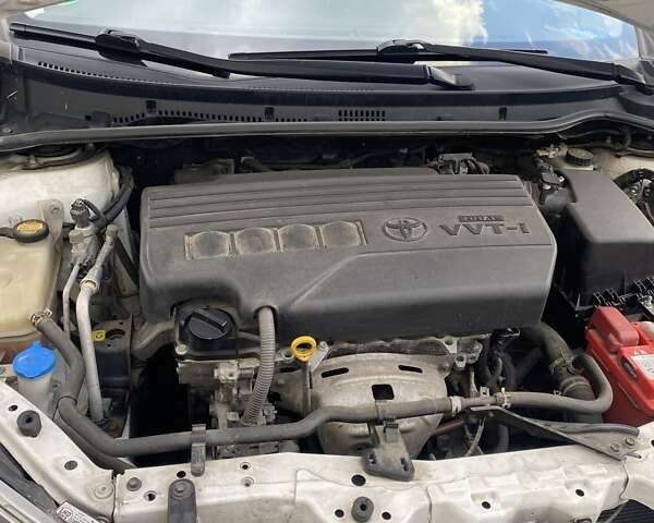 Белый Тойота Королла, объемом двигателя 1.33 л и пробегом 147 тыс. км за 11800 $, фото 3 на Automoto.ua