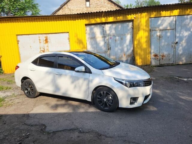 Белый Тойота Королла, объемом двигателя 1.3 л и пробегом 127 тыс. км за 7500 $, фото 4 на Automoto.ua