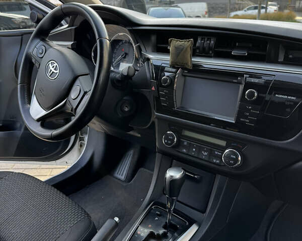 Белый Тойота Королла, объемом двигателя 1.6 л и пробегом 220 тыс. км за 10499 $, фото 15 на Automoto.ua