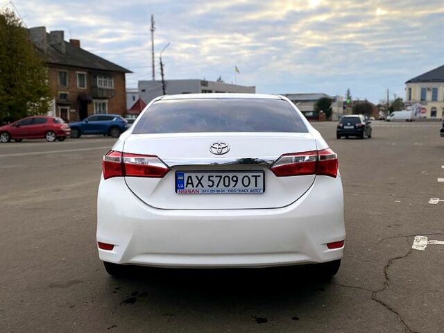 Белый Тойота Королла, объемом двигателя 1.6 л и пробегом 200 тыс. км за 8800 $, фото 5 на Automoto.ua