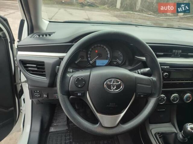 Белый Тойота Королла, объемом двигателя 1.3 л и пробегом 150 тыс. км за 10500 $, фото 43 на Automoto.ua