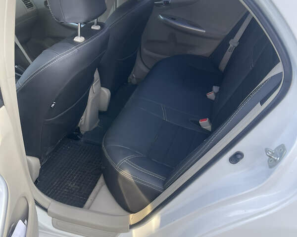 Белый Тойота Королла, объемом двигателя 1.36 л и пробегом 179 тыс. км за 8500 $, фото 4 на Automoto.ua