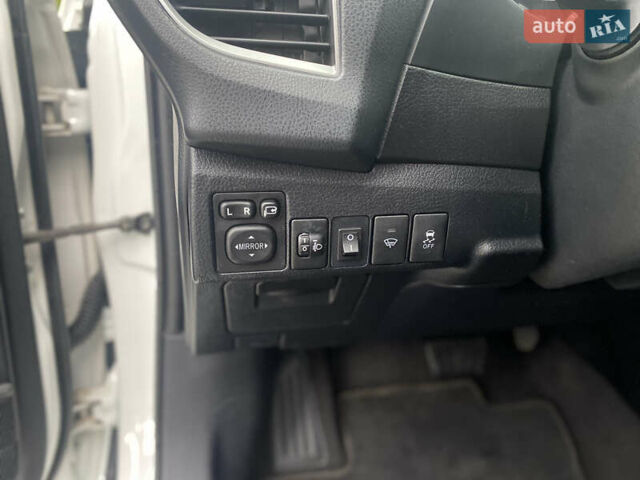 Белый Тойота Королла, объемом двигателя 1.6 л и пробегом 193 тыс. км за 12500 $, фото 14 на Automoto.ua